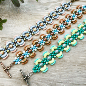 Free pattern: Arcos Par Puca Scallop Bracelet by Danielle Wickes for Jill Wiseman Designs